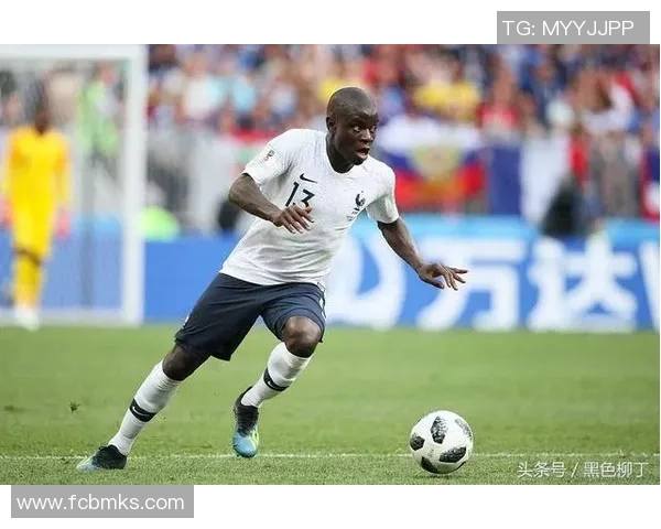 法国街头采访足球明星揭秘他们的训练生活与比赛背后的故事