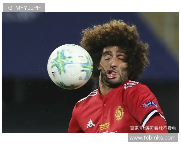 足球明星独特发型解析：头发上扬的魅力与风格展示